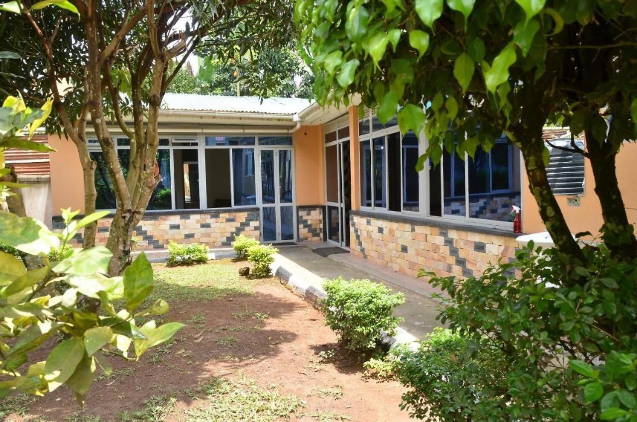 Merian Gardens And Guest House Mukono Town Exterior photo